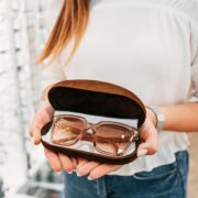 Brillenpflege mit Etui